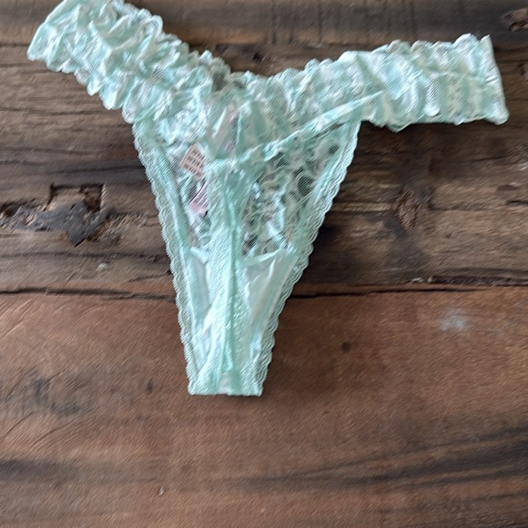 NWT Victoria’s Secret Thongs both size XL - Picture 5 of 6